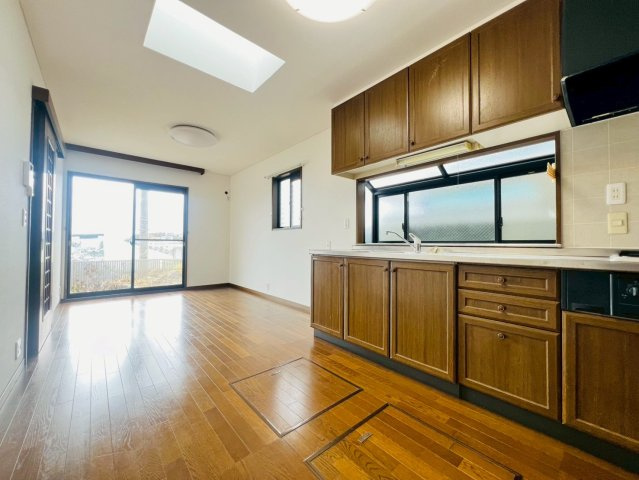 塩屋町３丁目貸家の居間・リビング