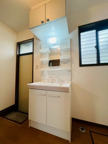 塩屋町３丁目貸家の洗面所