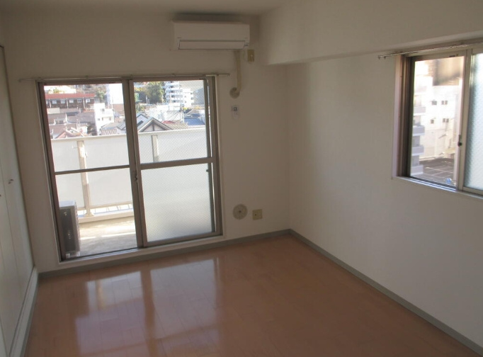 テリア呉本通2007の居間・リビング