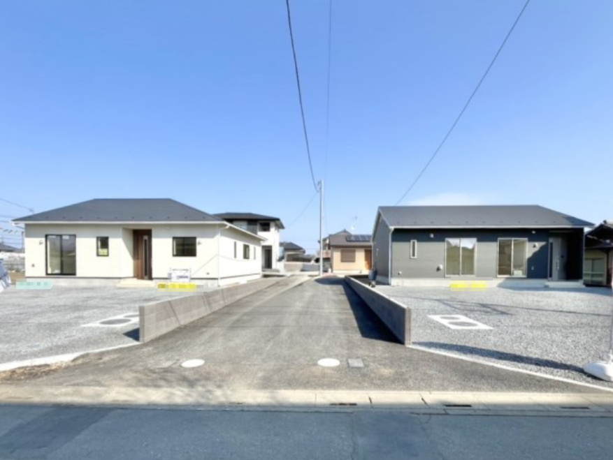 【新築戸建】上里町大御堂第4の外観|■外観（2号棟）｜閑静な住宅街で始める新しい暮らし♪開放的な毎日をあなたへ(^^♪
