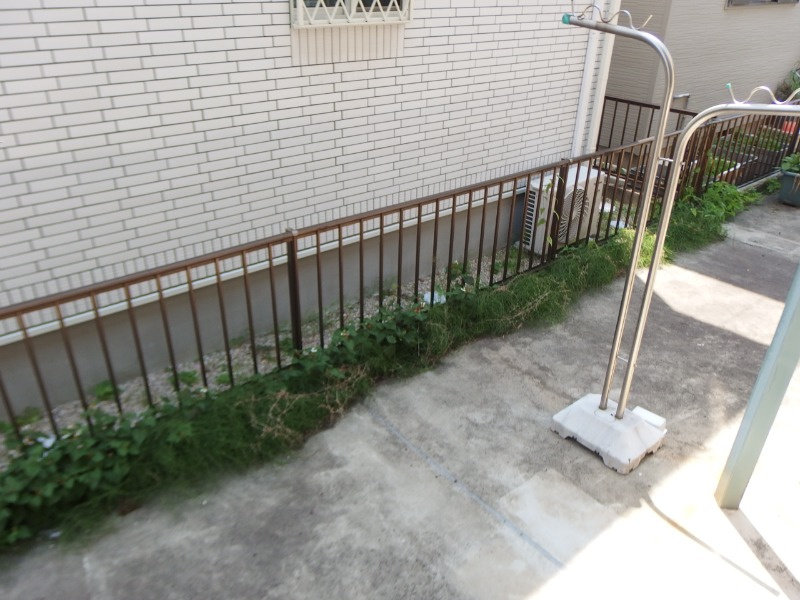 メゾンサンライフの庭