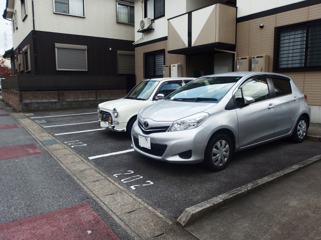 メゾンジェラールの駐車場