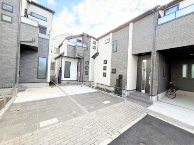 【外観】 | 【仲介手数料２９０万円が無料！！】■祖師ヶ谷大蔵駅１０分■ウルトラマン商店街近く | 【諸費用２９０万円ＯＦＦ！！】
■祖師ヶ谷大蔵駅１０分
■ウルトラマン商店街すぐ
■住宅性能評価７項目で最高評価
■長期優良認定住宅
■ＺＥＨ水準住宅
■４ＬＤＫ＋ロフト＋車庫
■内覧可能