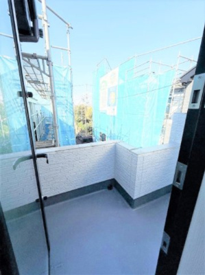 【バルコニー】 | 【仲介手数料２９０万円が無料！！】■祖師ヶ谷大蔵駅１０分■ウルトラマン商店街近く | 【諸費用２９０万円ＯＦＦ！！】
■祖師ヶ谷大蔵駅１０分
■ウルトラマン商店街すぐ
■住宅性能評価７項目で最高評価
■長期優良認定住宅
■ＺＥＨ水準住宅
■４ＬＤＫ＋ロフト＋車庫
■内覧可能