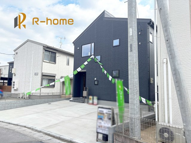 水戸市赤塚4期　新築戸建て　1号棟の駐車場|カースペースは3台完備。ゲスト用のスペースも確保できますね♪