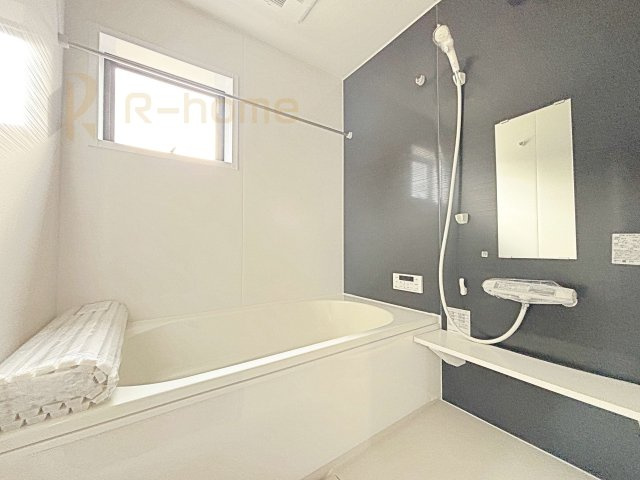 水戸市赤塚4期　新築戸建て　1号棟の浴室|足を伸ばしてもゆったりできるバスルーム♪機能性も取り入れて使い易さも保証します♪