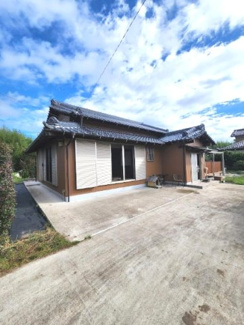 【駐車場】 | いすみ市岬町椎木　中古戸建 | 敷地約625坪5LDK平屋敷地内に納屋付きウッドデッキ 家庭菜園・ドックラン・バーベキューが可能です