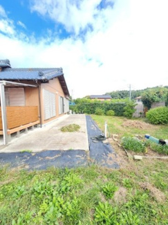 【庭】 | いすみ市岬町椎木　中古戸建 | 敷地約625坪5LDK平屋敷地内に納屋付きウッドデッキ 家庭菜園・ドックラン・バーベキューが可能です