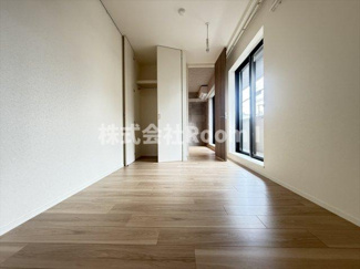 【洋室】 | 【ペット共生・ZEHマンション】Maison de Mine Nagai Parc Est.・旭化成ヘーベルメゾンHEBEL HAUS | 開放的な寝室です