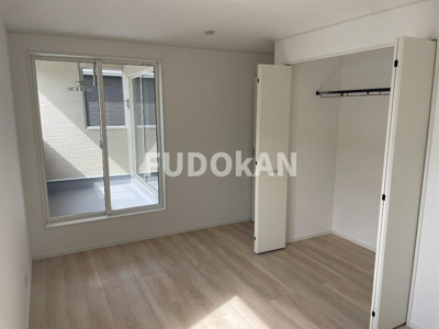 【寝室】 | 山辺町山辺第12【新築建売】2号棟 | 大きいベットを置いてもスペースの取れる寝室です。