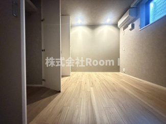 【洋室】 | 【ペット共生・ZEHマンション】Maison de Mine Nagai Parc Est.・旭化成ヘーベルメゾンHEBEL HAUS | 明るい洋室です