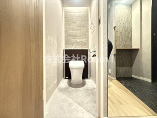 【トイレ】 | 【ペット共生・ZEHマンション】Maison de Mine Nagai Parc Est.・旭化成ヘーベルメゾンHEBEL HAUS | 落ち着いたトイレです
