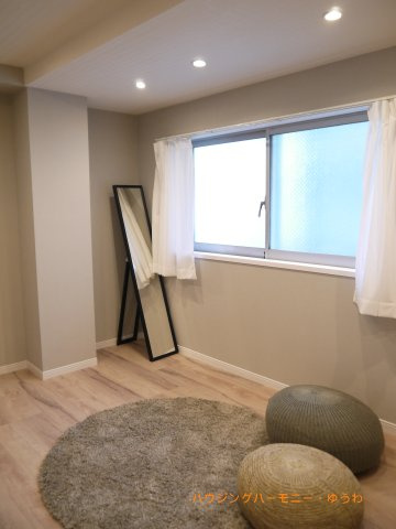 【洋室】 | セビアンメゾン小茂根 | 一日の疲れをいやしてくれる寝室。時を忘れて過ごす場所として過ごせるお部屋。