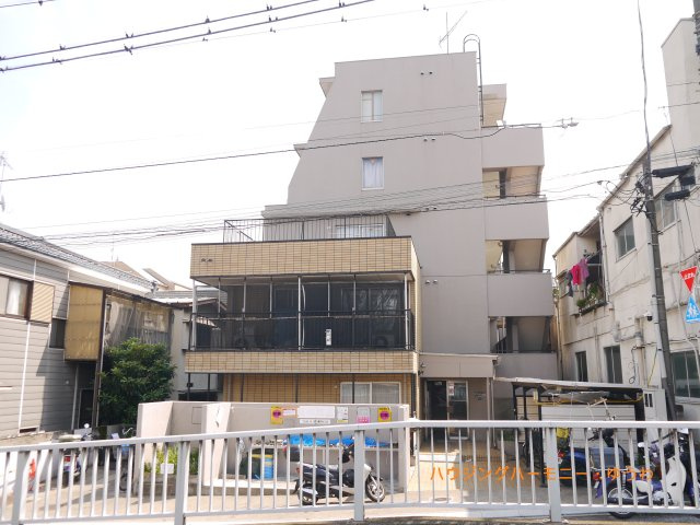 【外観】 | セビアンメゾン小茂根 | モダンでスタイリッシュな印象を与えるグレーを基調とした外観。