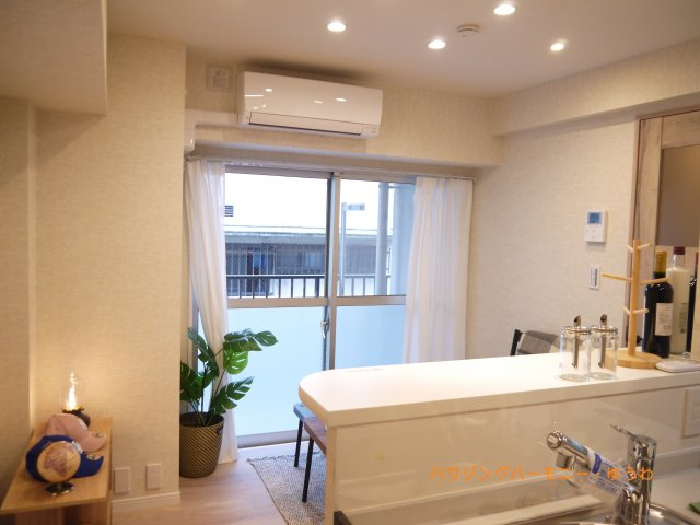 【居間・リビング】 | セビアンメゾン小茂根 | 光と風があふれる開放的なリビングダイニングには自然と家族みんなが集まってきます。