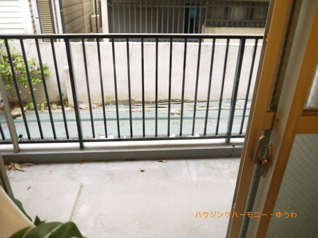 【バルコニー】 | セビアンメゾン小茂根 | バルコニー面、壁一面の掃き出し窓からたくさんの陽の光が入ってまいります！