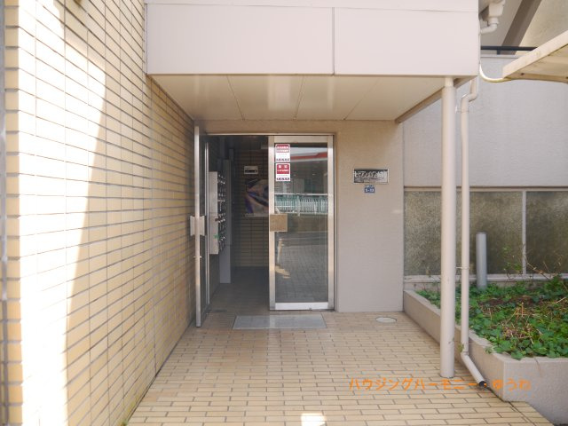 【エントランス】 | セビアンメゾン小茂根 | 清廉とされたエントランスになっています。