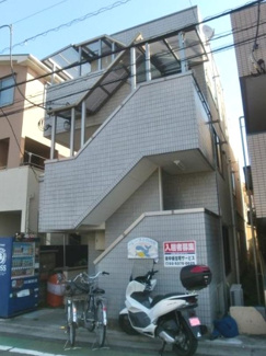 【外観】 | 3階建てのマンションです