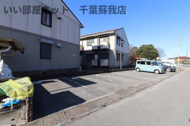 グリーンパーク白旗　Ａの駐車場|駐車場があるので、車を買う予定の方も安心です