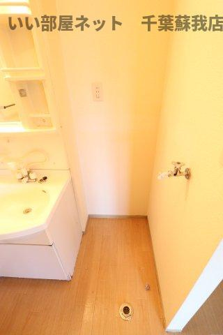 グリーンパーク白旗　Ａの洗面所|スペースが確保できる洗面所です