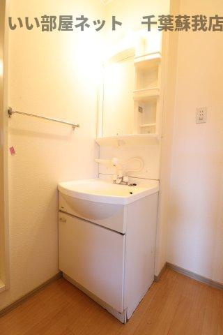 グリーンパーク白旗　Ａの洗面所|朝の準備に活躍する、洗髪洗面化粧台！