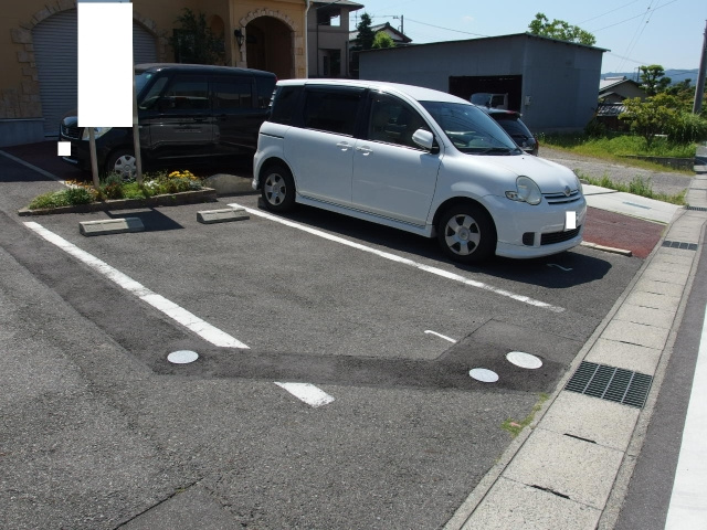 レガーメの駐車場