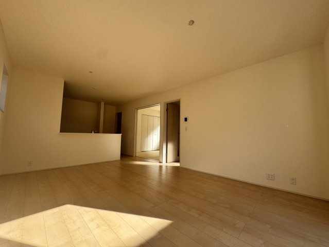 勿来町関田西　全２棟　１号棟の居間・リビング