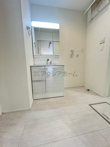 入間市大字下藤沢・全2棟　新築一戸建　1号棟の独立洗面台