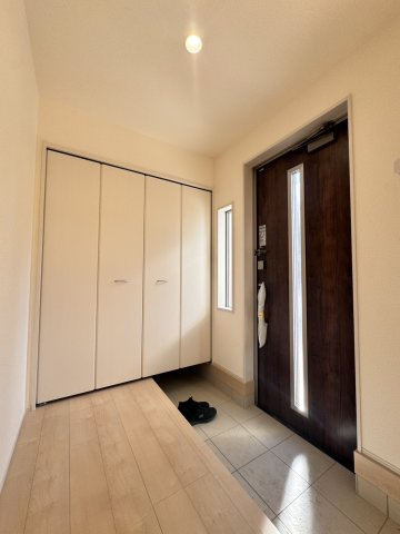 勿来町関田西　全２棟-２号棟の玄関