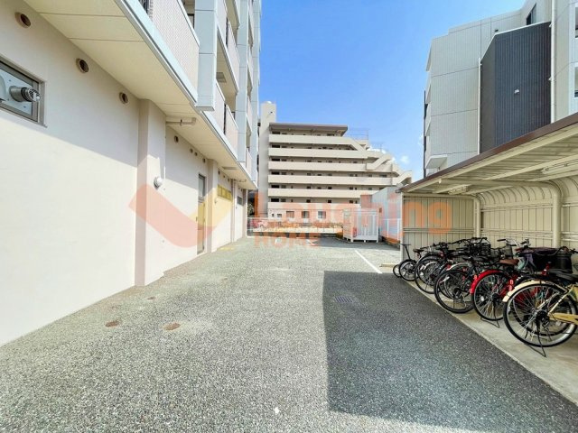 エクセレント東町の駐車場|カースペースがあります