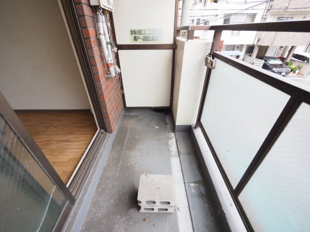 ロイヤル大今里のバルコニー