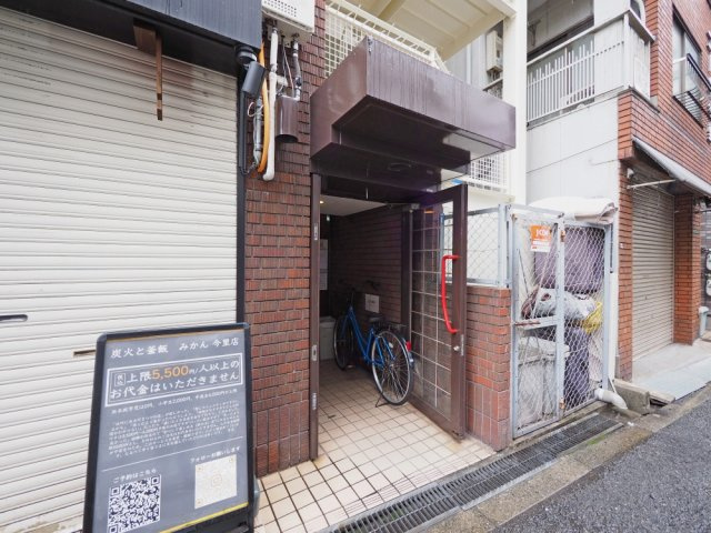 ロイヤル大今里のエントランス