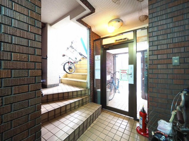 ロイヤル大今里のロビー