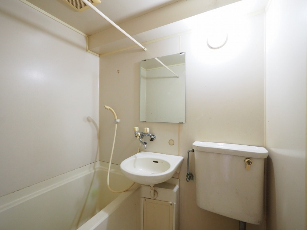 ロイヤル大今里の浴室