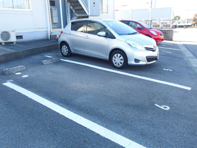クリーンハウス藤丸Ｂの駐車場