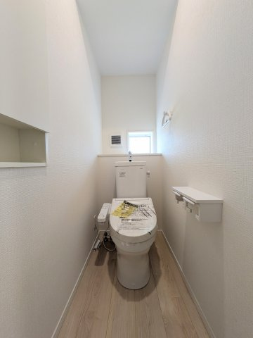 明石市大久保町谷八木新築戸建８号棟のトイレ