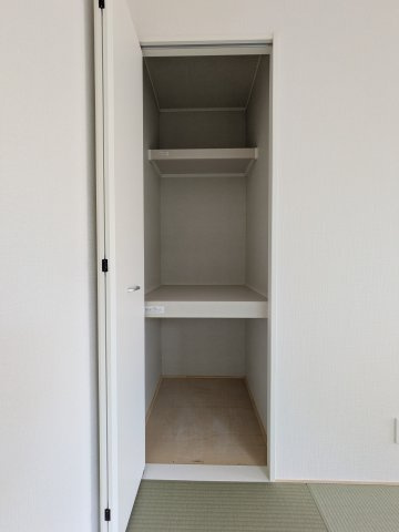 明石市大久保町谷八木新築戸建８号棟の収納