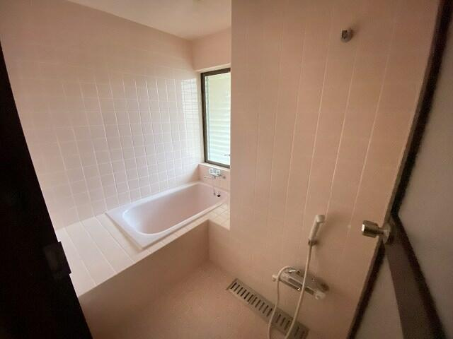 ジョイフルMTの浴室