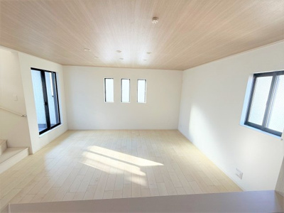 【外観】 | 【諸費用２５０万円ＯＦＦ！！】■喜多見駅１０分■住宅性能評価７項目で最高評価 | 【諸費用２５０万円ＯＦＦです！！】
■喜多見駅１０分
■住宅性能評価７項目で最高評価
■ＺＥＨ水準住宅
■省エネ性能ラベル
■３０年保証