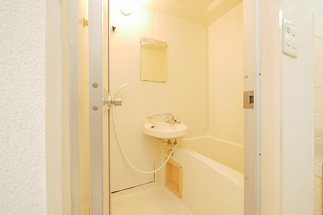 ウィン長居西の浴室