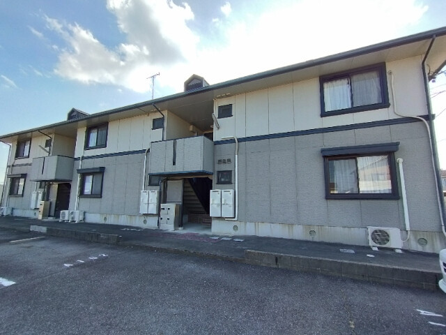 ハイカムールはなべＡ棟の外観