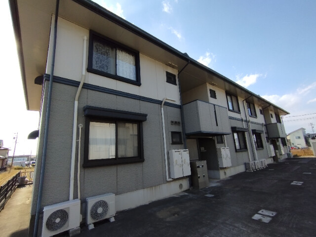 ハイカムールはなべＡ棟の外観
