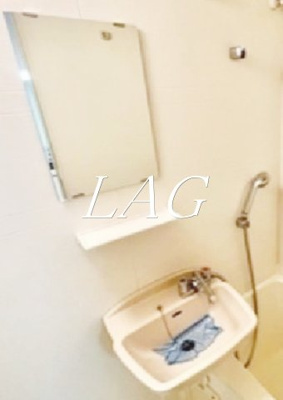 【洗面所】 | レジディア上落合 | 洗面台です。