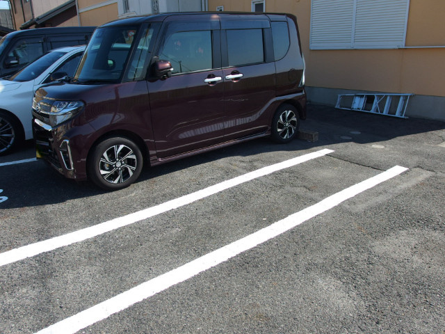 アートヒルズ八田Ｃの駐車場