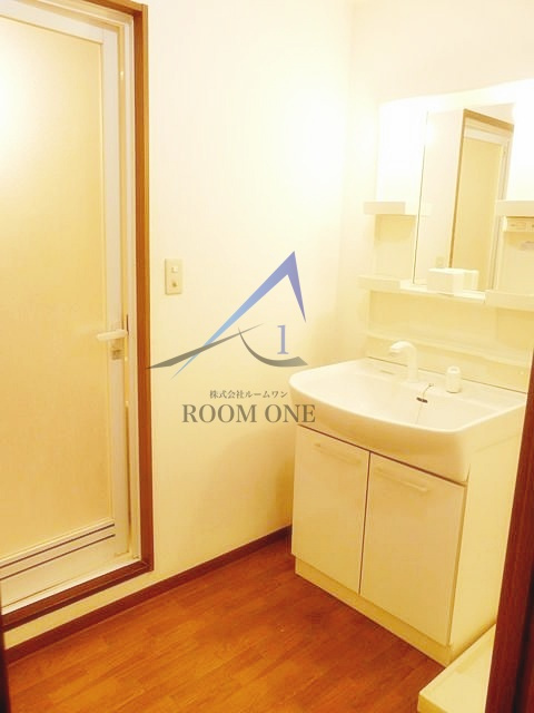 マグノリアＹ２Ｋの居間・リビング|洗面台です。