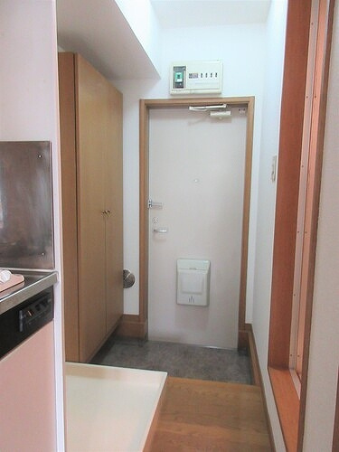 【玄関】 | 櫻ハウス大八木 | 玄関、室内廊下　※前回募集時撮影2023年7月