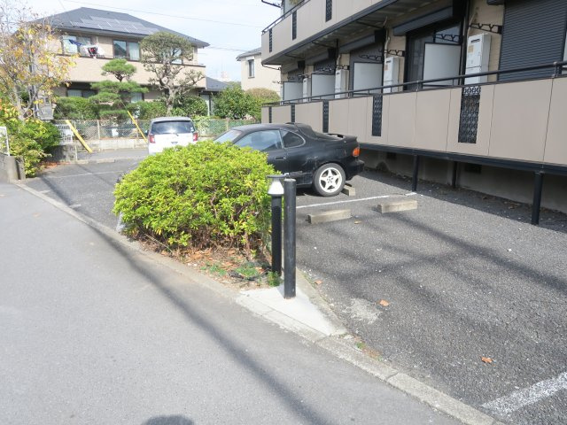 アイビーコートの駐車場