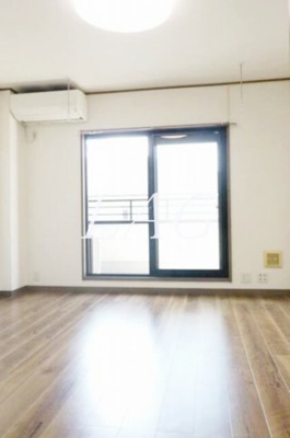 【居間・リビング】 | フレグランス上目黒 | 洋室のお部屋です。