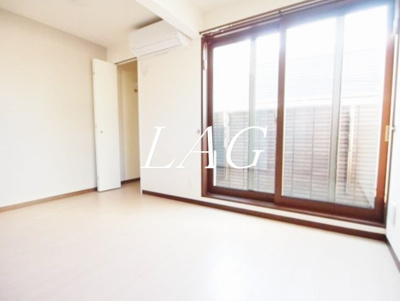 【居間・リビング】 | 羽田道ソレイユ | 洋室のお部屋です。