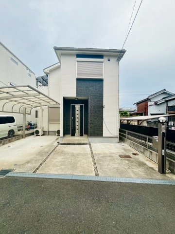 【外観】 | 鶴見区横堤２丁目中古戸建 | 最大3台駐車可能！横堤小学校は徒歩5分。収納スペース豊富な4LDK！
